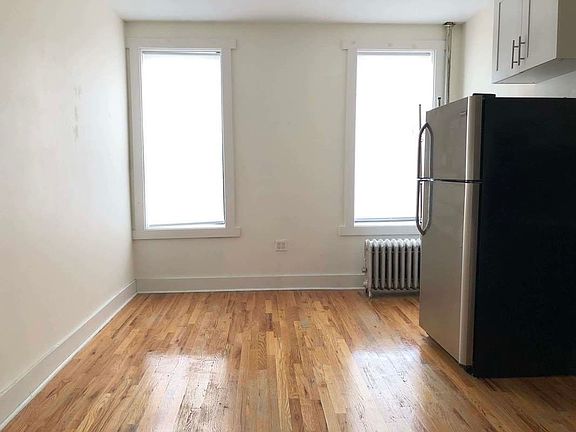 3rd image of 292 Midwood St #29