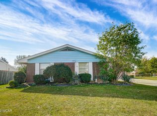 2425 Sherwood Dr, Lima, OH 45805