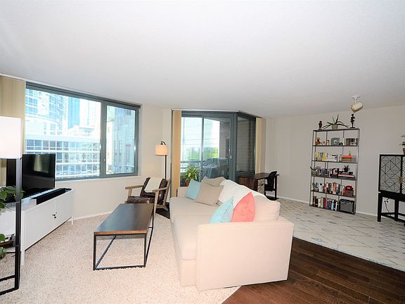 3rd image of 440 N McClurg Ct APT 605