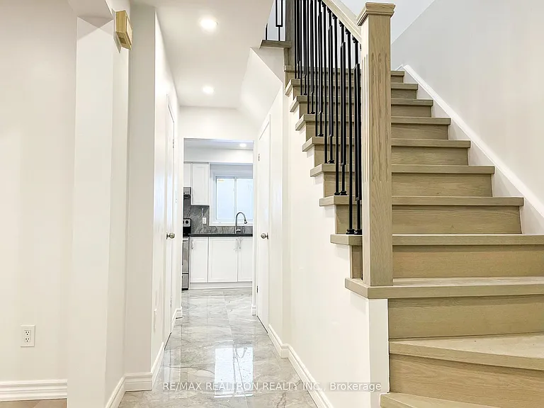 47 Cheeseman Dr — Photo 10