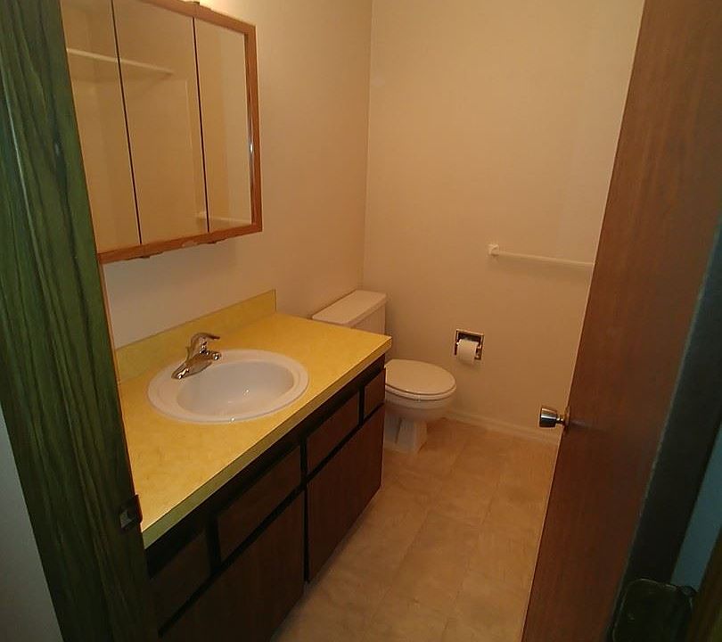 2nd image of 4832 Elderberry Loop
