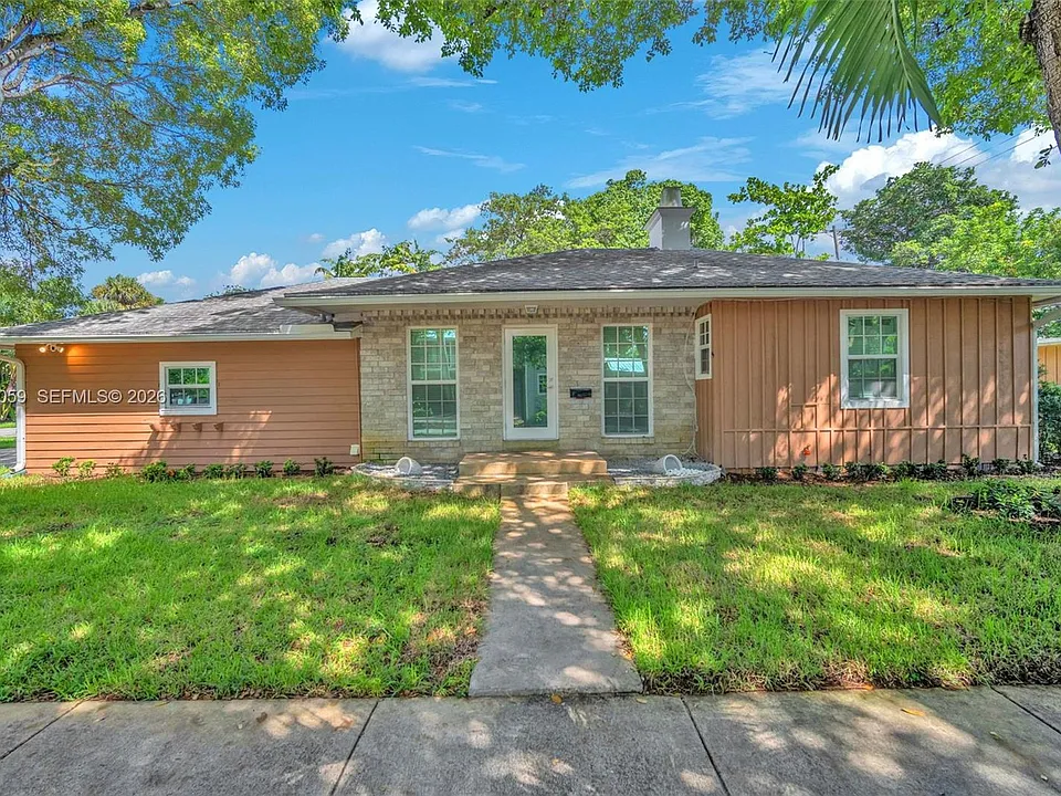 450 NE 15th Ave