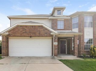 8209 Mossberg Dr, Arlington, TX 76002
