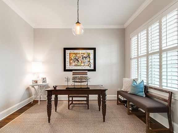4th image of 524 Summit Oaks Ct