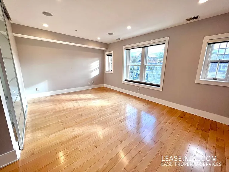 2619 Garfield St NW #4 — Photo 23