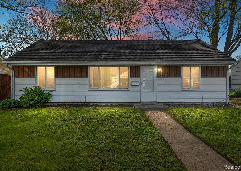 26620 Academy St, Roseville, MI 48066 Zillow