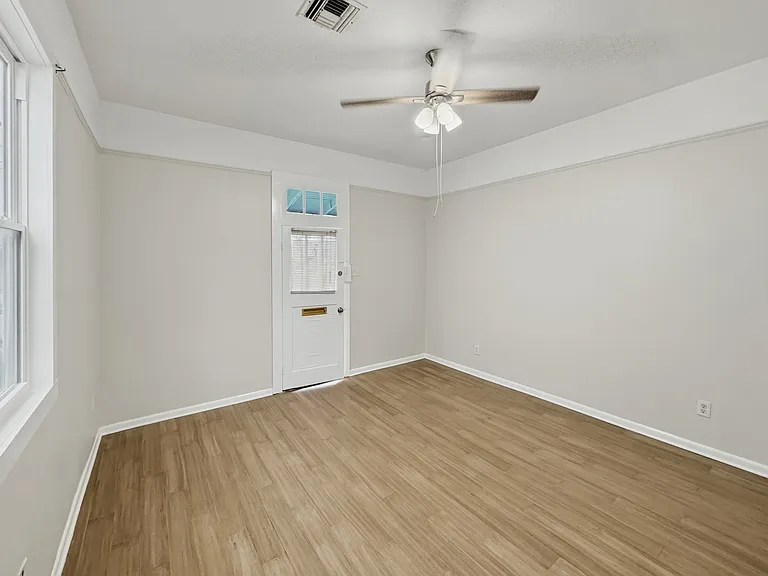 1656 Pleasure St — Photo 9
