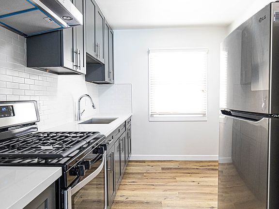 2nd image of 520 S Saint Andrews Pl #18