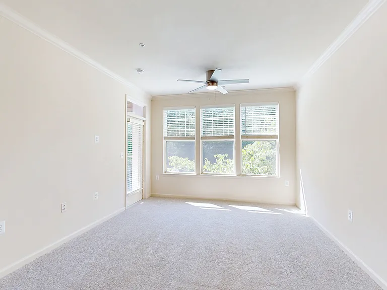 Signal Hill Apartment Homes — Photo 52