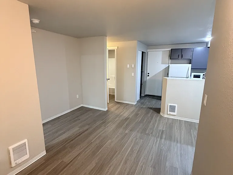 Cedar Apartments — Photo 31