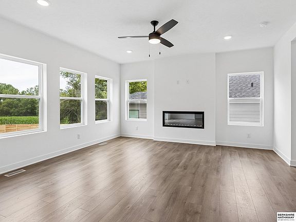 5th image of 7716 N 116th Ave