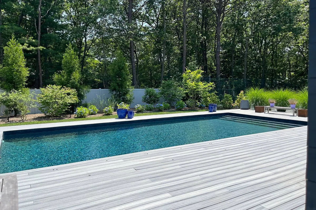 Building Photo - 4 Bayberry Ln