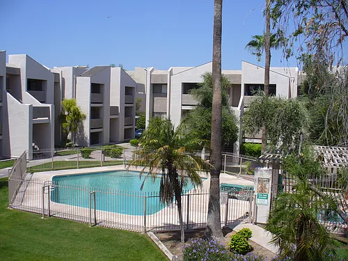 Dartmoor Apartments Photo 1