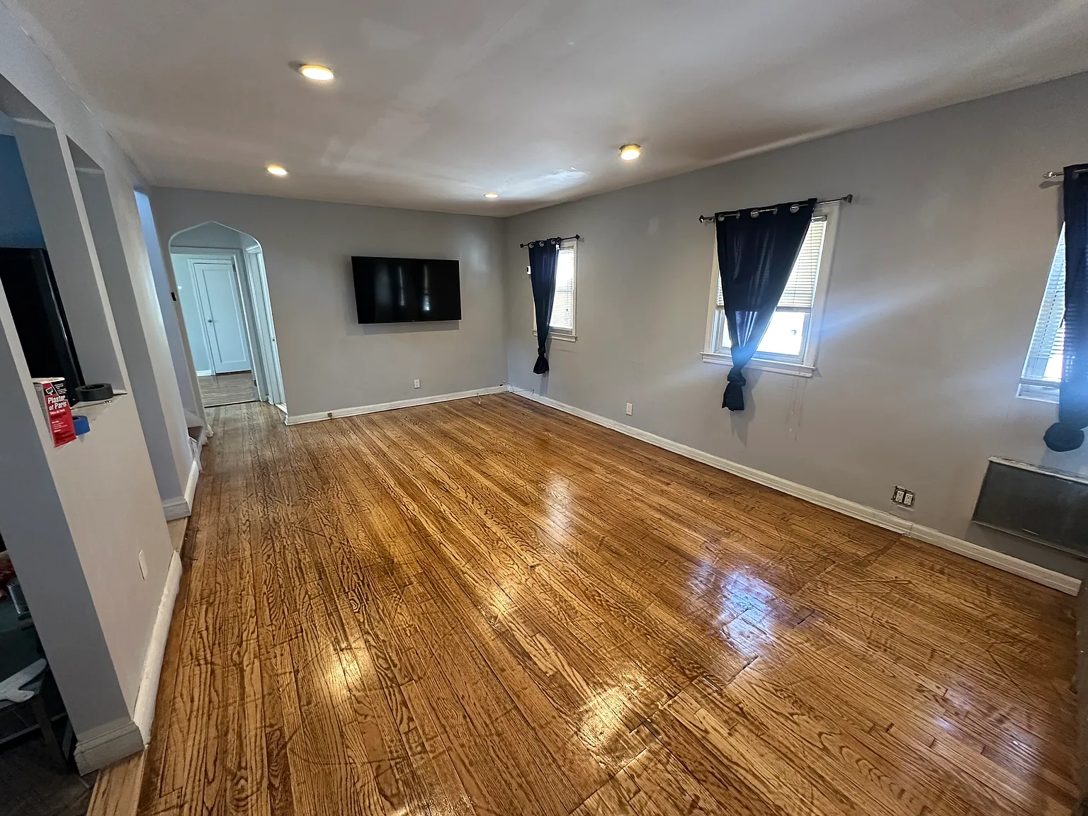 1 bed, 4000 sqft, $1,450 — Photo 4
