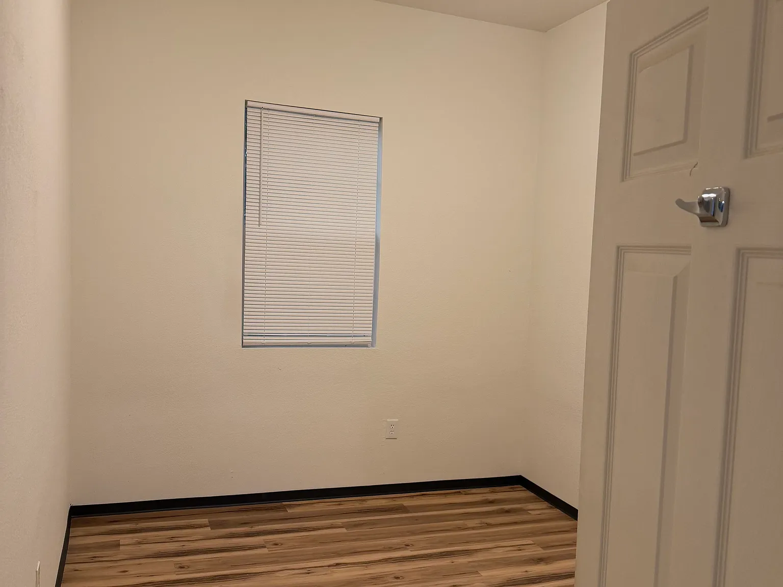 1 bed, 700 sqft, $750 — Photo 4