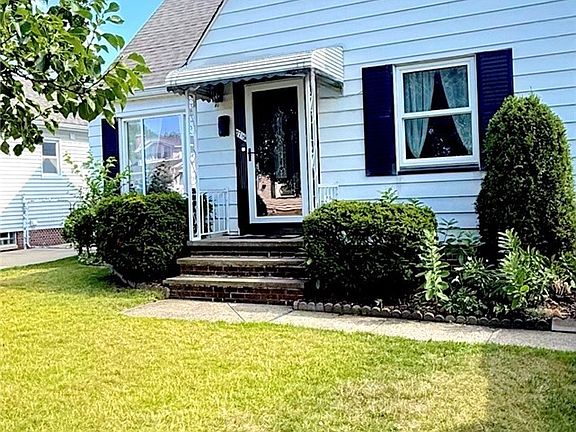 2nd image of 7715 Renwood Dr