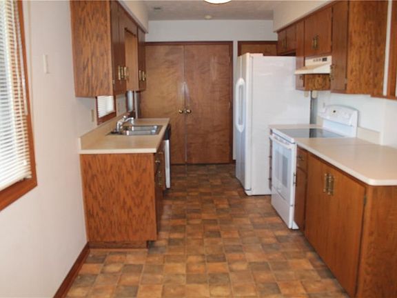 5th image of 2534 Sassafras Dr