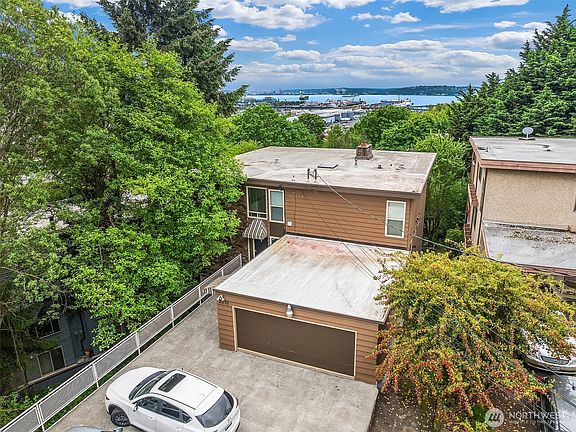 2nd image of 2215 W Raye Street