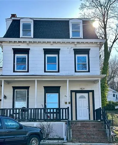 21 Continental Pl #B — Photo 1
