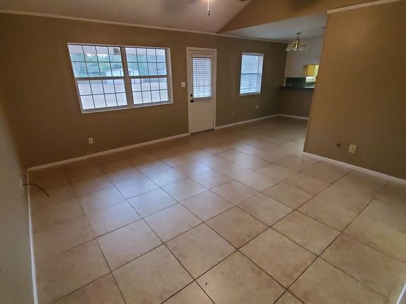5th image of 1106 Westover St
