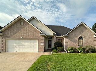 145 Suncrest Dr, Lumberton, TX 77657