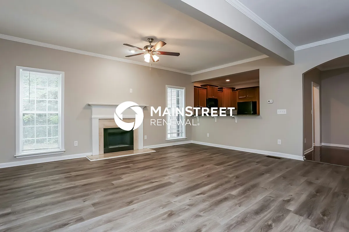 Living Room - 2041 Pryor Rd SW