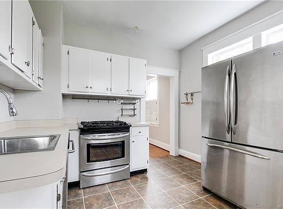 3rd image of 104 W 30th St
