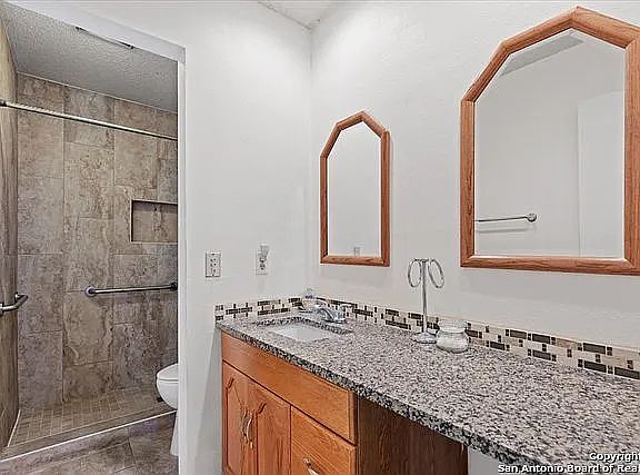 5th image of 7641 Antique Oak St