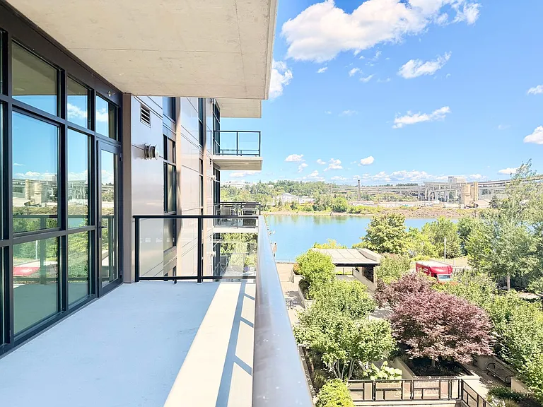 1830 NW Riverscape St #403 — Photo 19