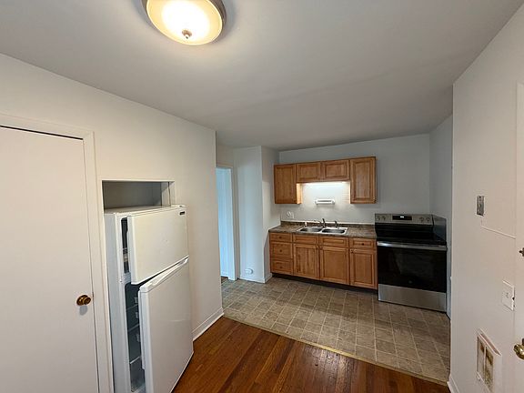 2nd image of 95 Foxhall Ave APT 2