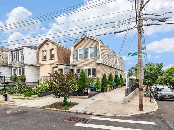 4319 20th Rd, Astoria, NY 11105