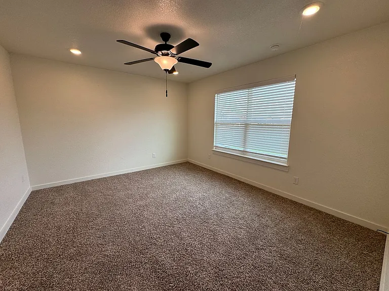1410 Cedar River Ln — Photo 31