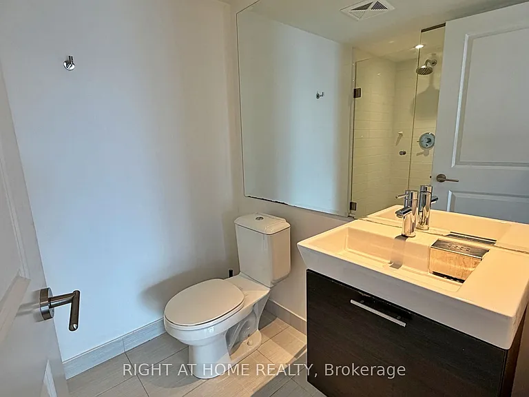 386 Yonge St #4207 — Photo 33