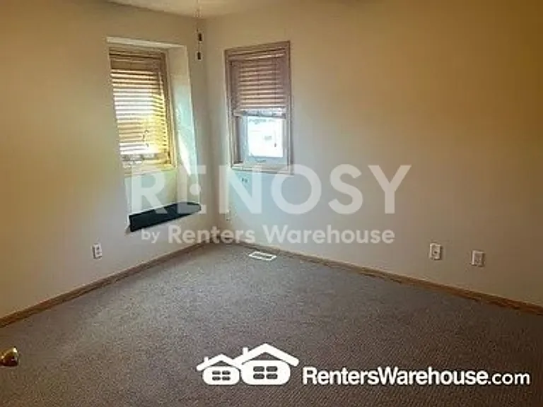 7854 9th St N — Photo 14