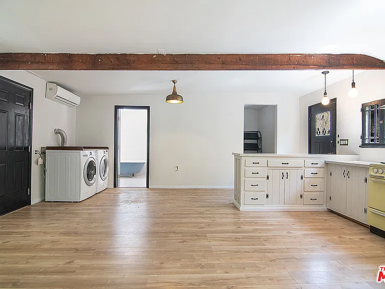 1159 S Hayworth Ave #1/2 — Photo 3