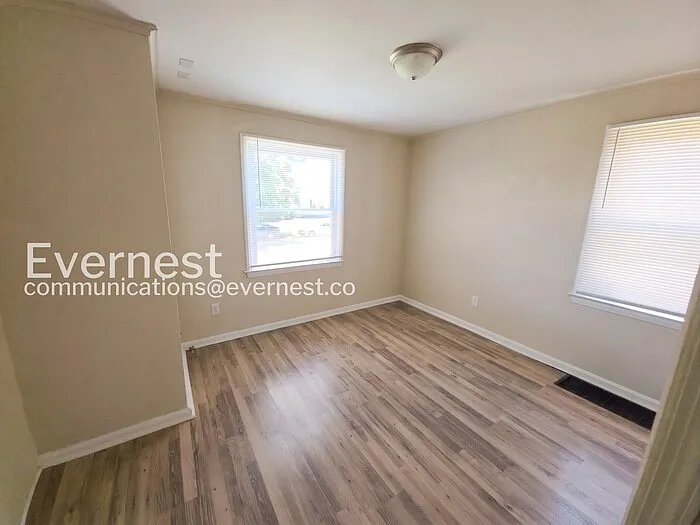 749 Racine Ave — Photo 12