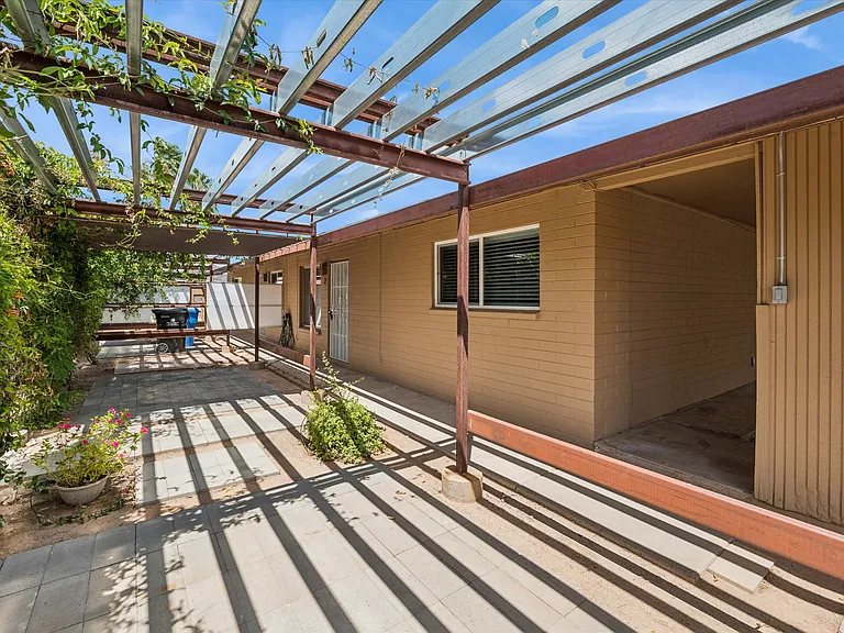 4819 E Cambridge Ave #1 — Photo 32