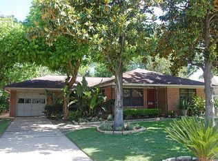 6830 Edgemoor Dr, Houston, TX 77074