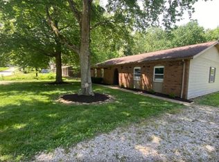 7300 Lenn Ln #B, Newburgh, IN