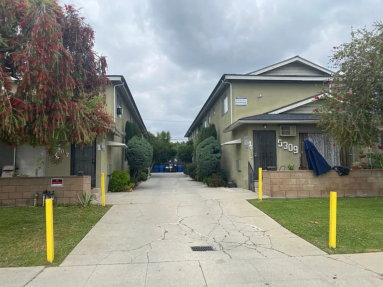 5307-5309 Lincoln Ave — Photo 3