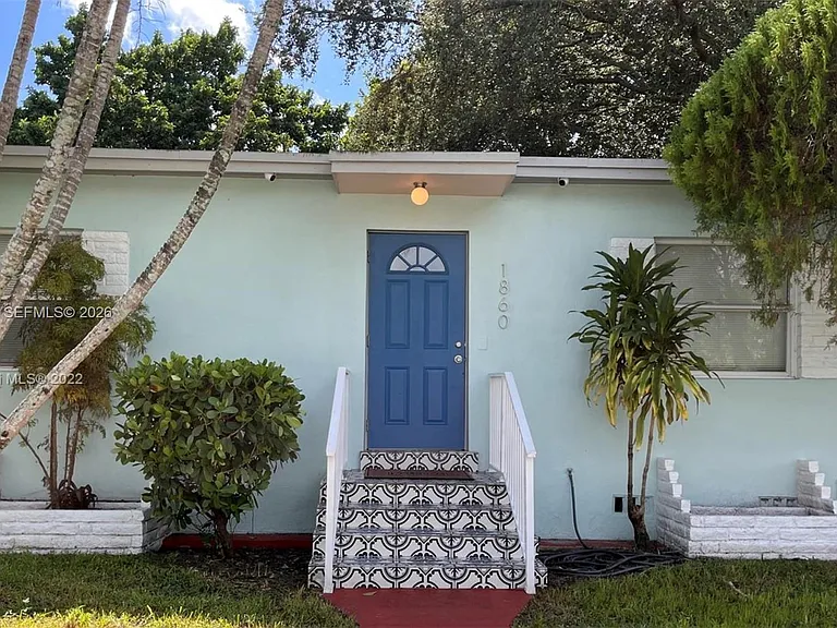 1860 NW 52nd St — Photo 1