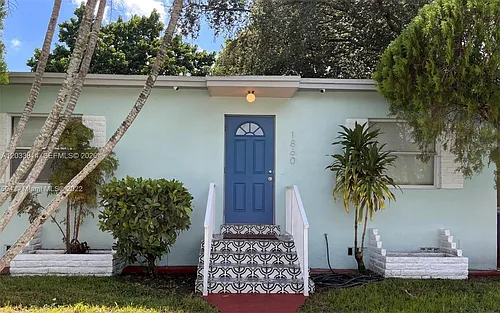 1860 NW 52nd St Photo 1