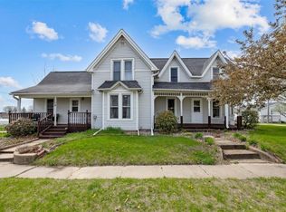 104 1st St N, Coggon, IA 52218