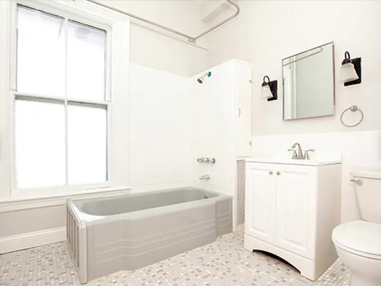 277 Lafayette St #1 — Photo 5