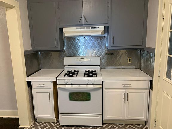 4th image of 2652 Poplin Ave