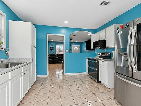 4th image of 8526 Edinburgh St
