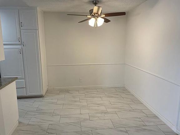 3rd image of 141 N Kenwood St #21