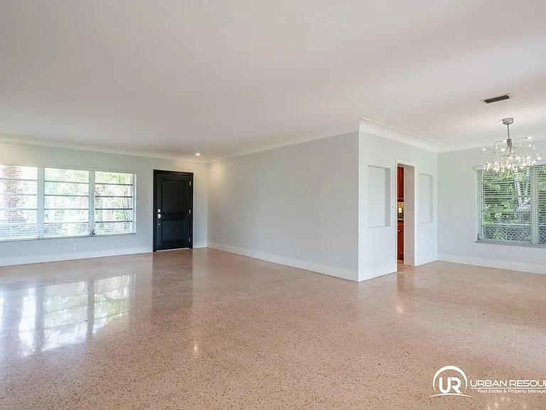 475 S Shore Dr — Photo 8