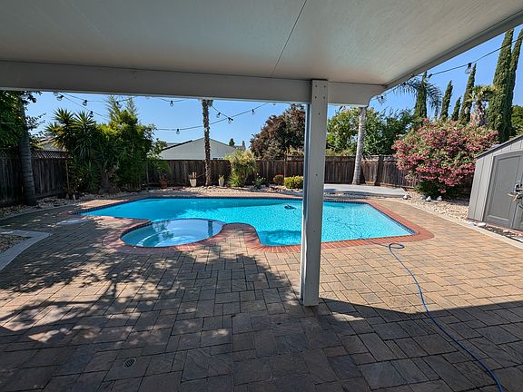 3rd image of 7280 Valley Trails Dr