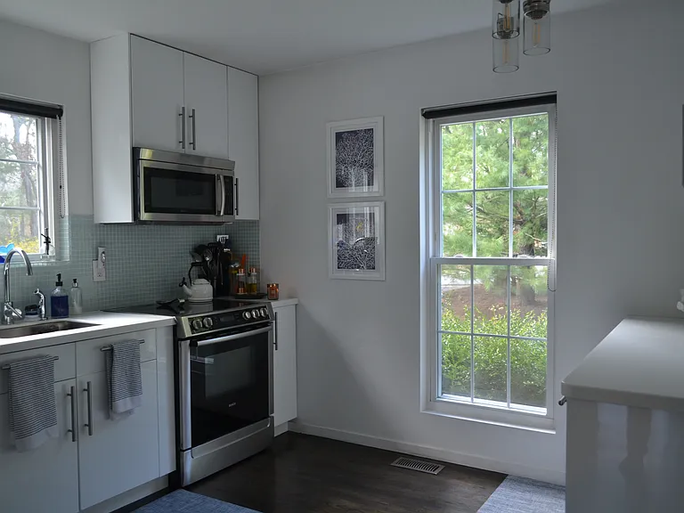 22 Montauk Ave — Photo 10